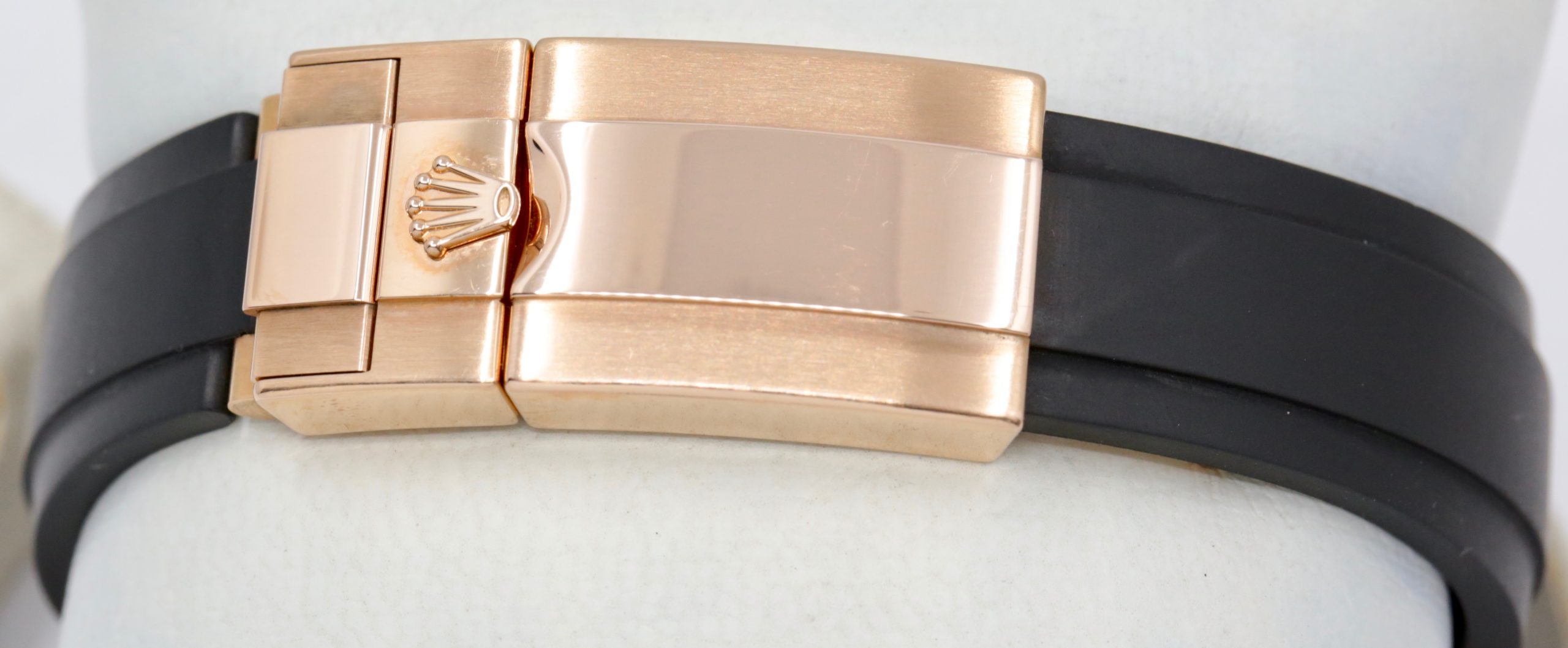 Rolex Yacht-Master 40, in 18ct Everose Gold, Black Index Dial, Black Ceramic Bezel, on Rolex Oysterflex Strap with 18ct Everose Gold Rolex Deployant, Ref. 116655, Circa: 2016, with Box, Books, & Rolex Warranty Card - Image 6
