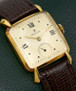 Rolex reference 4471, 18ct rose gold exotic Gabus Freres case with flared lugs, chronometer Super balance.