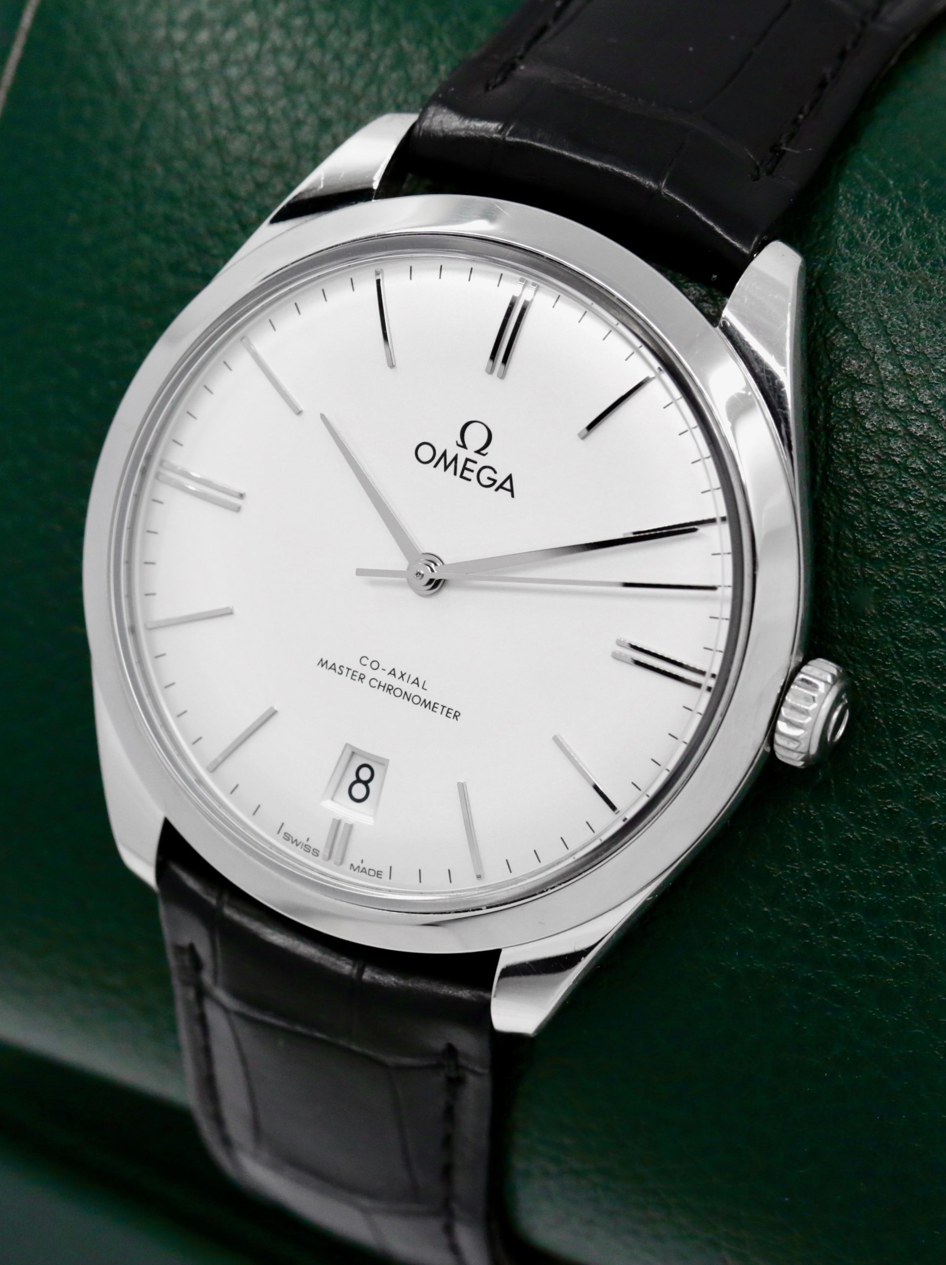 Omega De Ville Trésor, Co-Axial Master Chronometre, 40mm Stainless Steel Case, Silver Index Dial with Date, on Black Omega Alligator Strap with Stainless Steel Omega Tang Buckle, Ref. 435.13.40.21.02.001 , Circa: 2021, with Box, Omega Folder & Omega Factory Warranty Cards, SALE!! 1 Price, payment by bank transfer. - Image 3