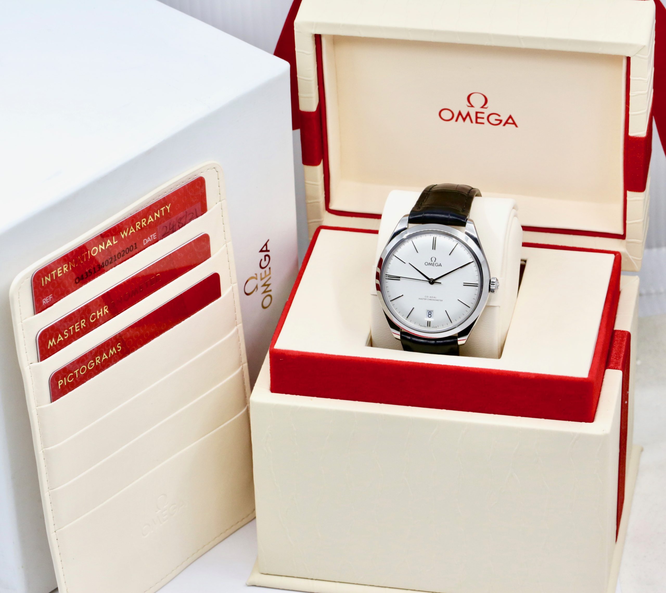 Omega De Ville Trésor, Co-Axial Master Chronometre, 40mm Stainless Steel Case, Silver Index Dial with Date, on Black Omega Alligator Strap with Stainless Steel Omega Tang Buckle, Ref. 435.13.40.21.02.001 , Circa: 2021, with Box, Omega Folder & Omega Factory Warranty Cards, SALE!! 1 Price, payment by bank transfer. - Image 7