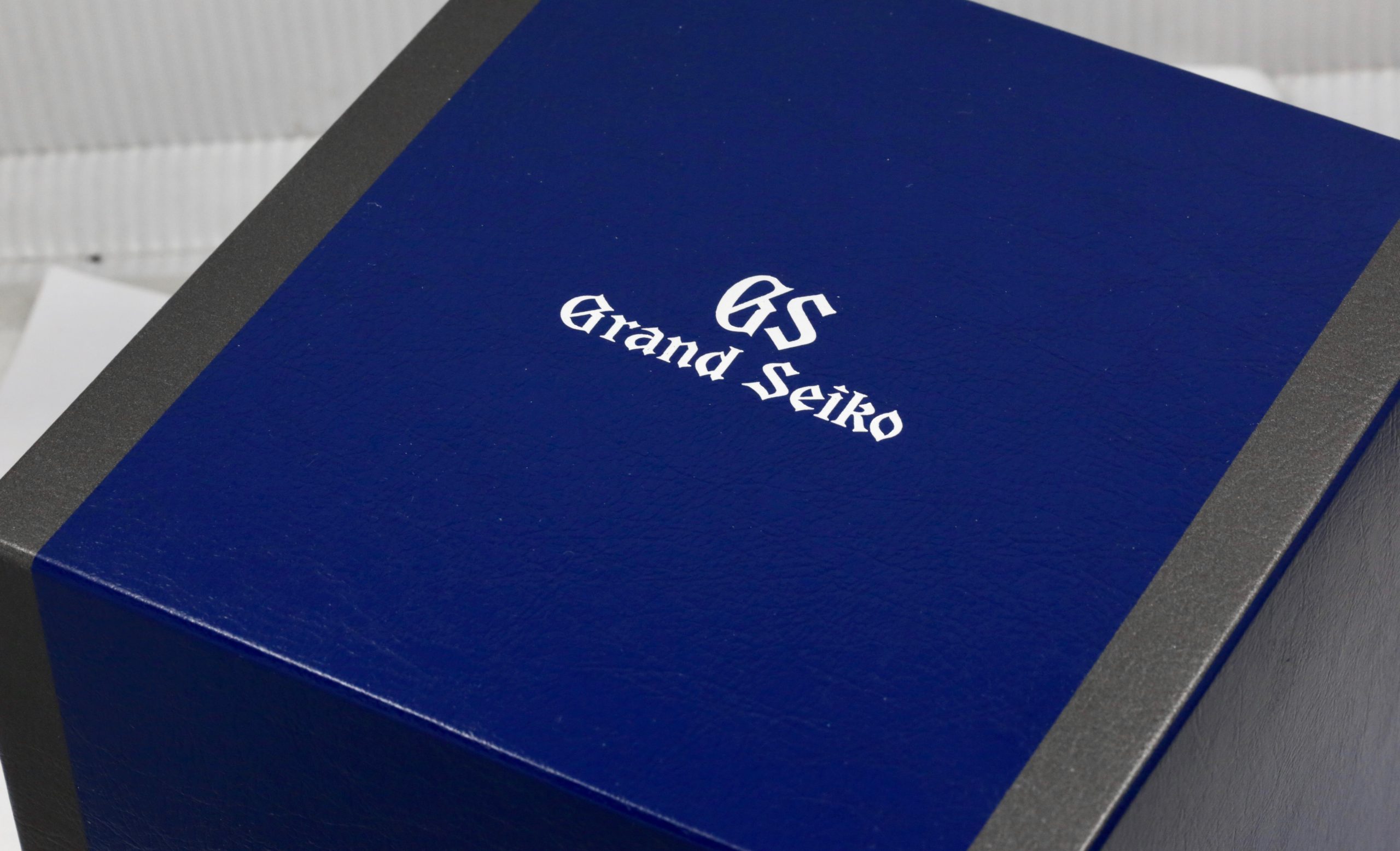 Grand Seiko "Snowflake" Heritage Collection, Automatic Spring Drive 3-Day, Titanium Case, White Index Dial with Date & Power Reserve Display, on Titanium Grand Seiko Bracelet, Ref. SBGA211, Circa: 2023, Complete with Box, Books, Grand Seiko Warranty Card & Balance of 5 Year Grand Seiko Factory Warranty - Image 9
