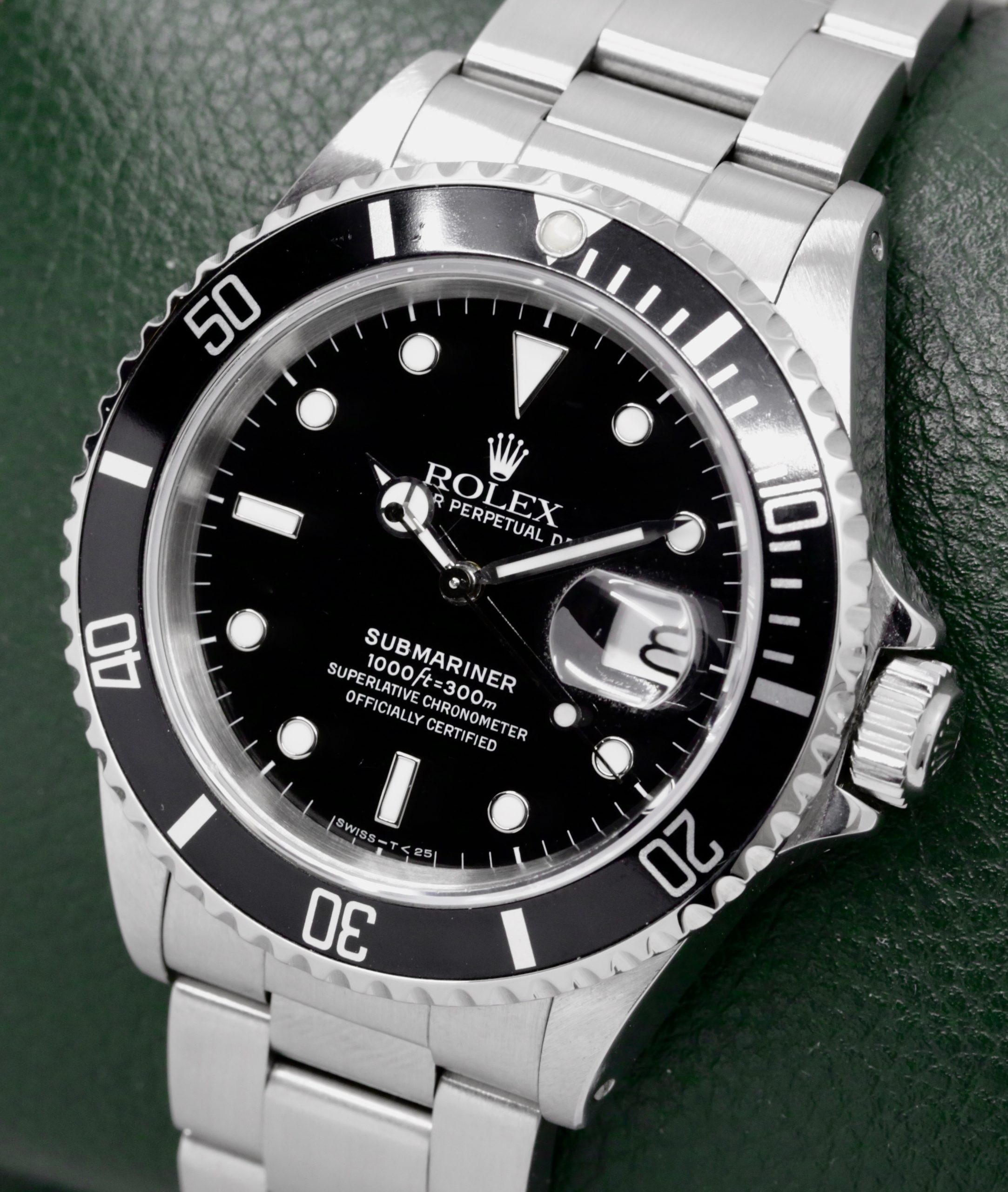 Rolex Submariner Date, in Stainless Steel, Black "Swiss - T < 25" Dial, Black Aluminium Bezel, on Stainless Steel Rolex Oyster Bracelet, Ref. 16610, Circa: 1991, with Rolex Box - Image 3