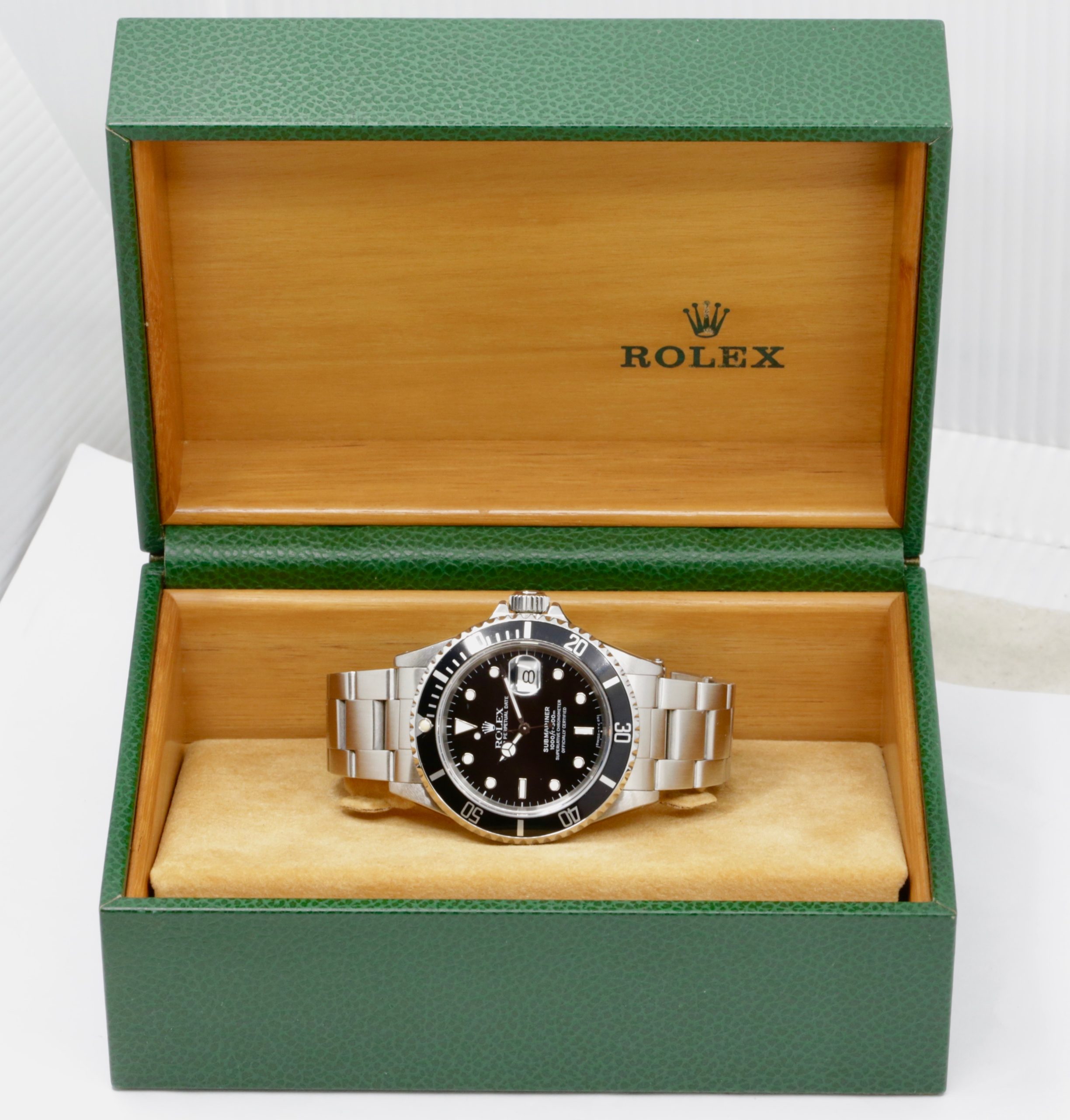 Rolex Submariner Date, in Stainless Steel, Black "Swiss - T < 25" Dial, Black Aluminium Bezel, on Stainless Steel Rolex Oyster Bracelet, Ref. 16610, Circa: 1991, with Rolex Box - Image 7