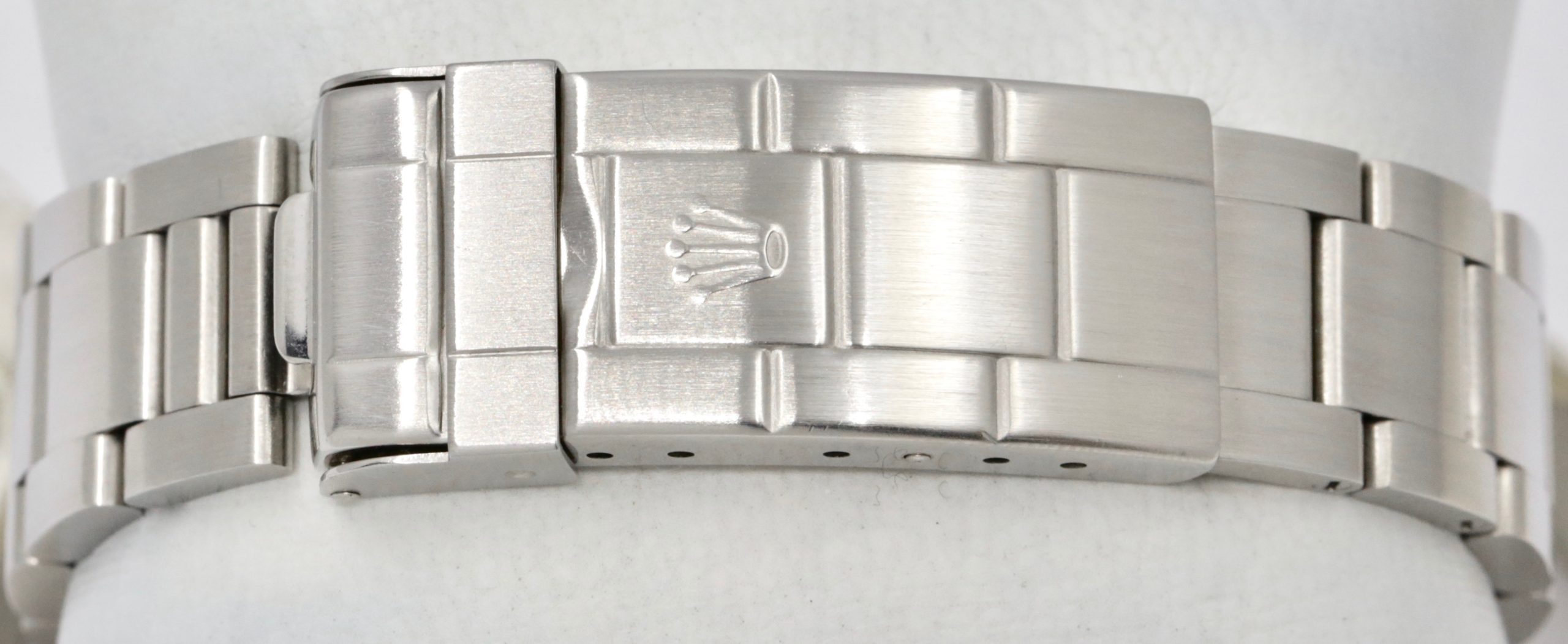 Rolex Submariner Date, in Stainless Steel, Black "Swiss - T < 25" Dial, Black Aluminium Bezel, on Stainless Steel Rolex Oyster Bracelet, Ref. 16610, Circa: 1991, with Rolex Box - Image 6