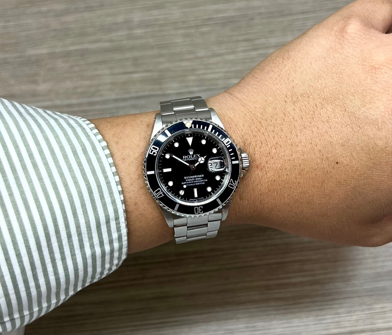 Rolex Submariner Date, in Stainless Steel, Black "Swiss - T < 25" Dial, Black Aluminium Bezel, on Stainless Steel Rolex Oyster Bracelet, Ref. 16610, Circa: 1991, with Rolex Box - Image 8