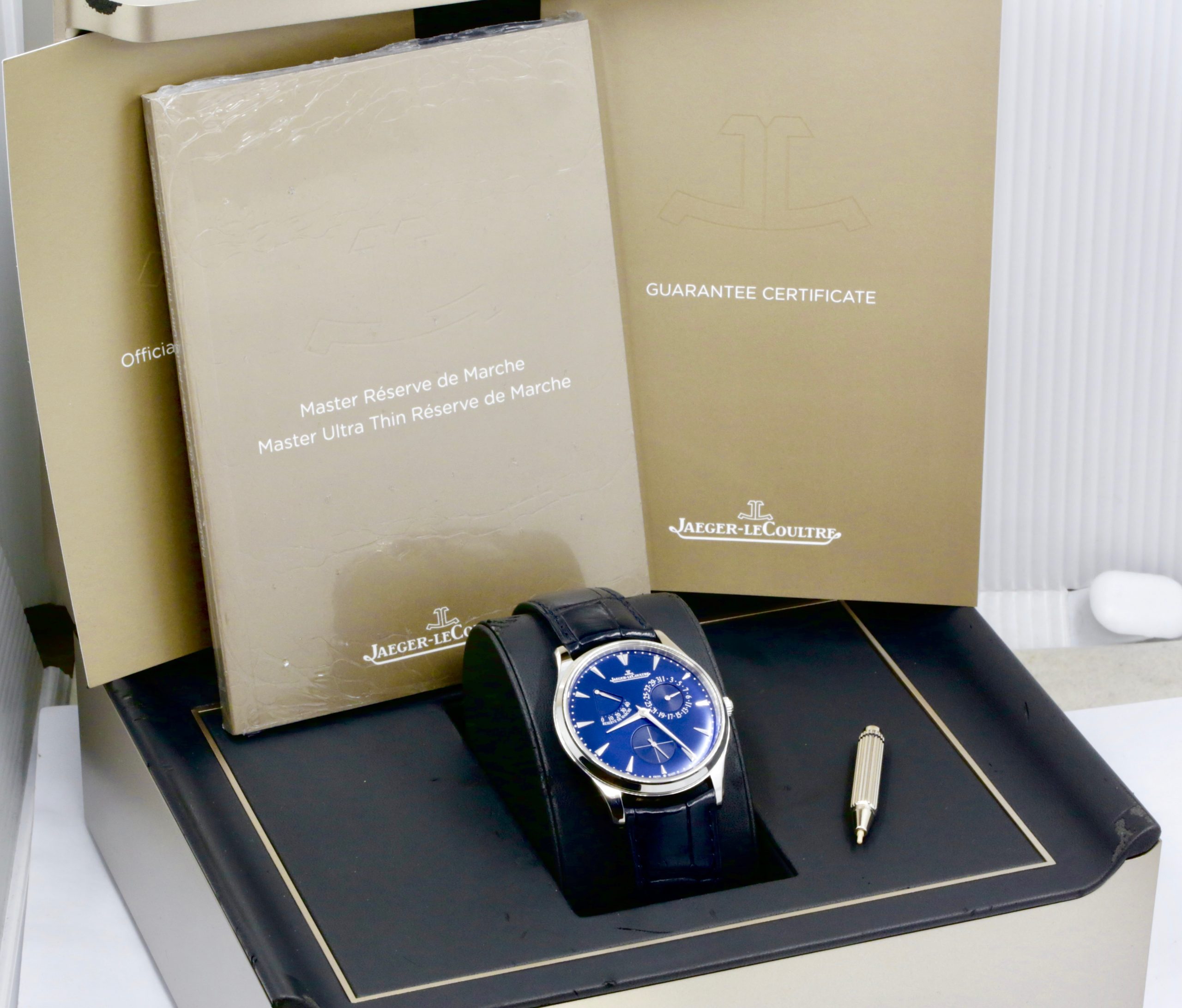 Jaeger-LeCoultre Master Reserve de Marche, 39 mm Stainless Steel Case, Blue Index Dial with Date & Power Reserve, on Black JLC Alligator Strap & JLC Deployant, Ref: Q1378480, Circa 2018, Complete with Box and Papers - $8,500 inc GST!! - Image 7
