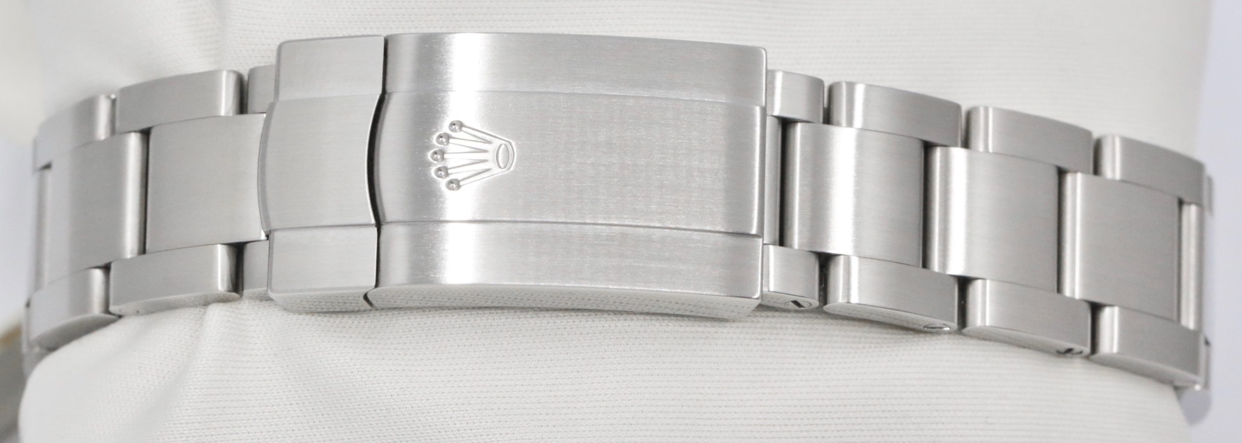 Rolex Oyster Perpetual 36, Stainless Steel, Green Index Dial, on Stainless Steel Rolex Oyster Bracelet, Ref. 126000, Circa: 2023, Complete with Box, Books, Green & White Swing Tags, Rolex Warranty Card & Balance of 5 Year Rolex Factory Warranty - Image 6